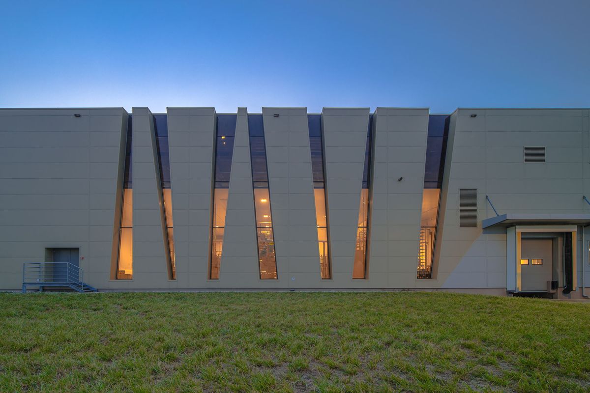 DOBRO – proizvodni pogon - Komercijalni objekti - 3802