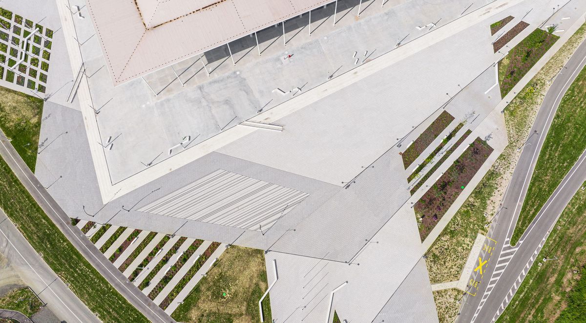 Stadion Opus Arena - Javni objekti - 3763