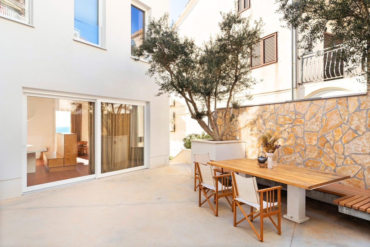 Kuća s intimnim dvorištem u Milni - Vikendice i kuće za odmor - 3965