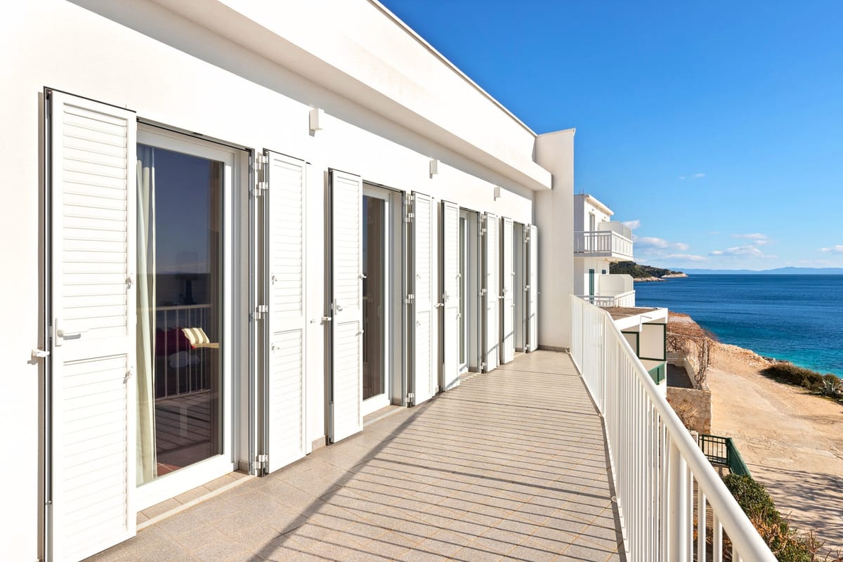 Kuća s intimnim dvorištem u Milni - Vikendice i kuće za odmor - 3967