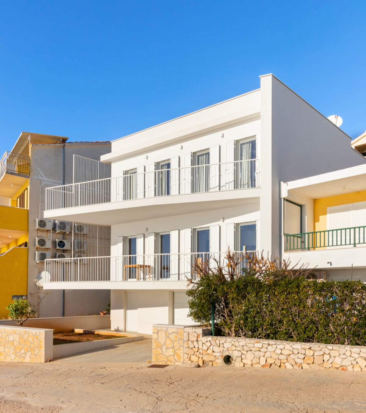 Kuća s intimnim dvorištem u Milni - Vikendice i kuće za odmor - 3963