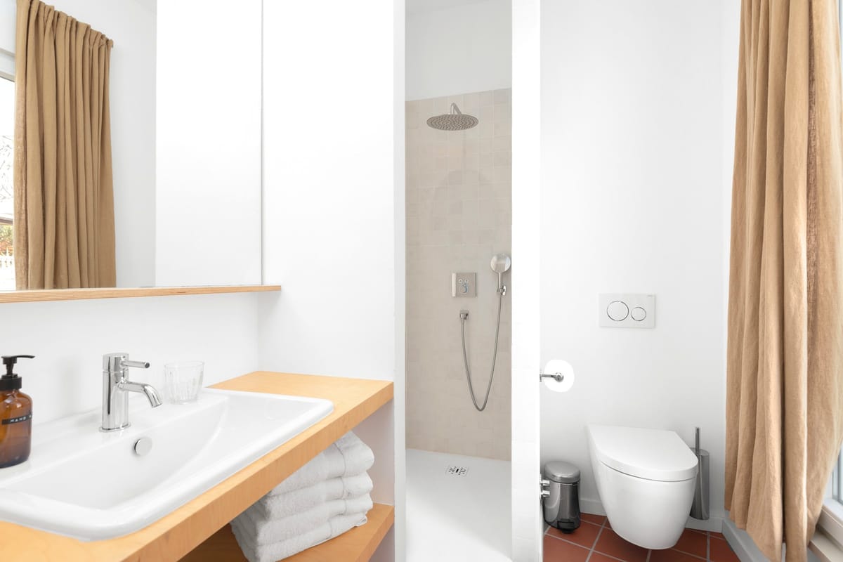 Kuća s intimnim dvorištem u Milni - Vikendice i kuće za odmor - 3976