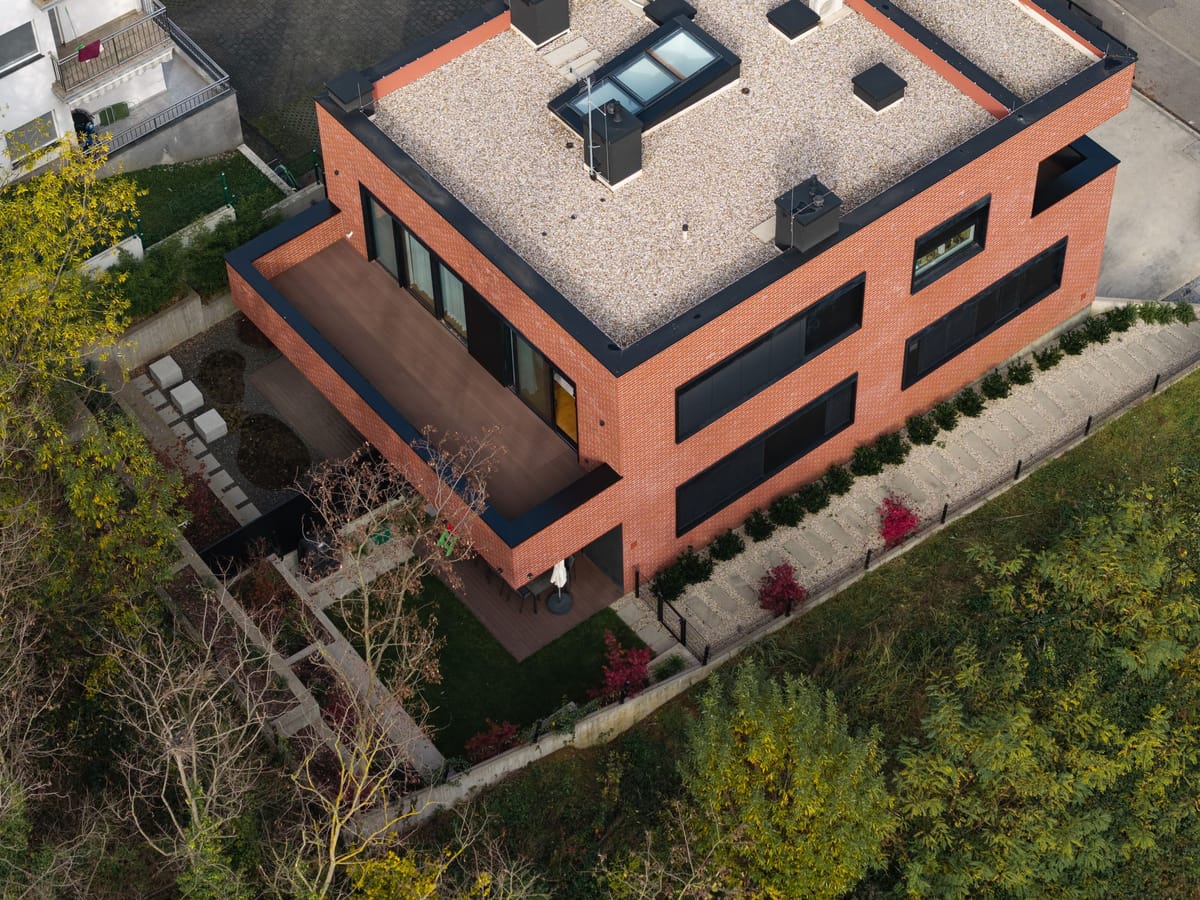 Aruto - mala stambena zgrada u padini - Višestambeni objekti - 3989