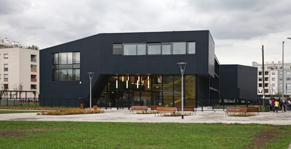 Osnovna škola na Vrbanima - Javni objekti - 4005