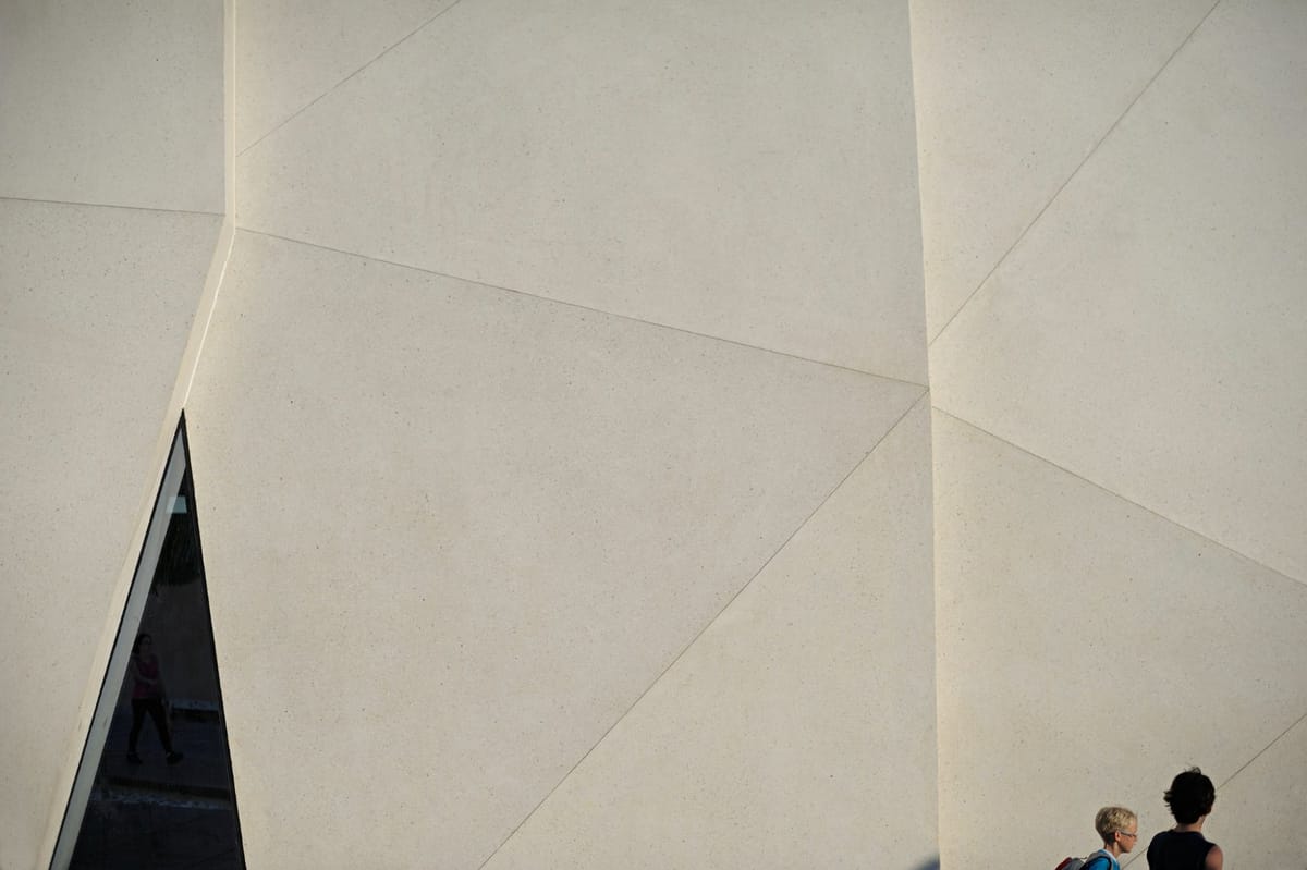 Sportska dvorana i trg na Krku - Javni objekti - 4055