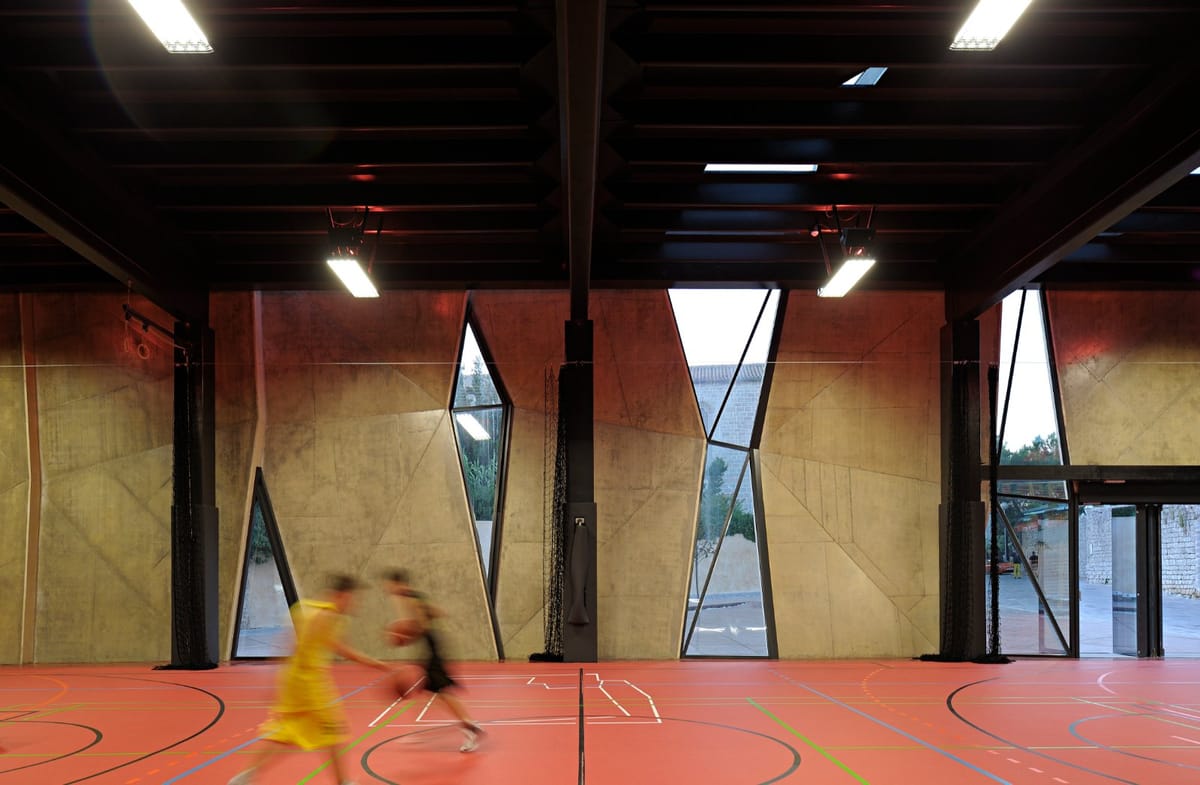 Sportska dvorana i trg na Krku - Javni objekti - 4063