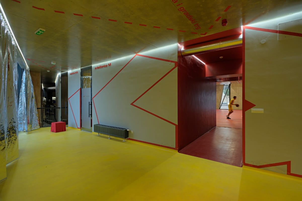 Sportska dvorana i trg na Krku - Javni objekti - 4061