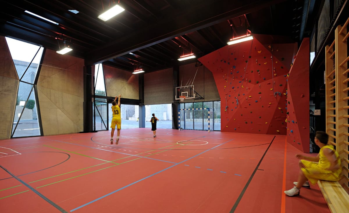 Sportska dvorana i trg na Krku - Javni objekti - 4062