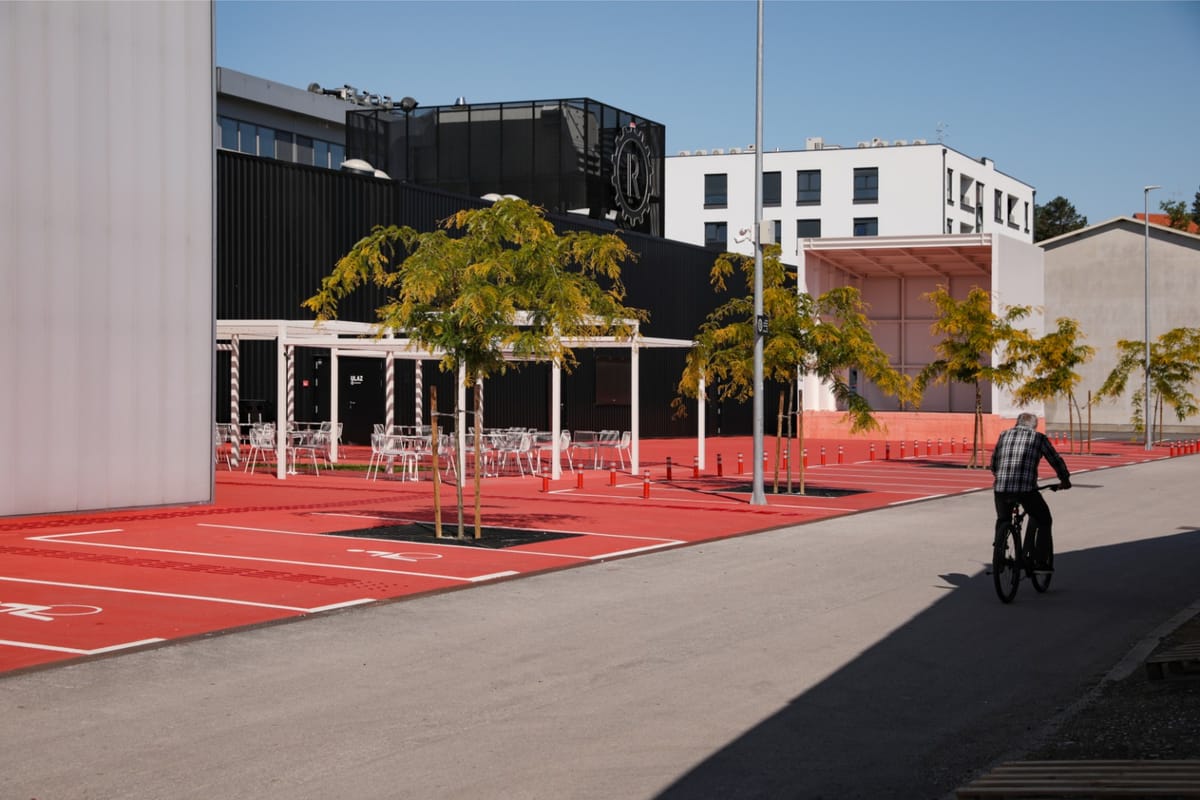 Re-GENERATOR - Javni objekti - 4113