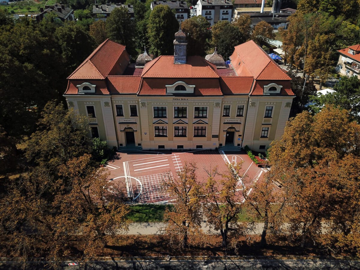 Školski trg Krapina - Javni objekti - 4180