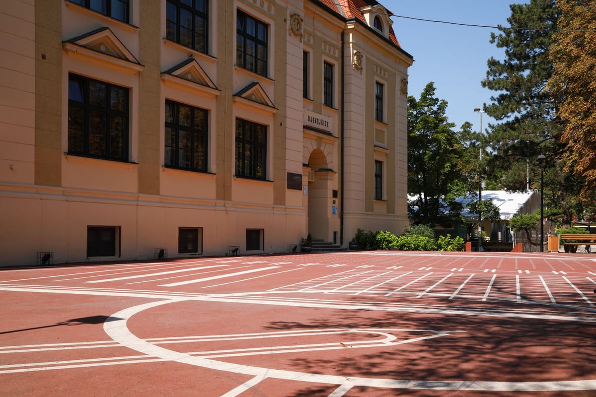 Školski trg Krapina - Javni objekti - 4187