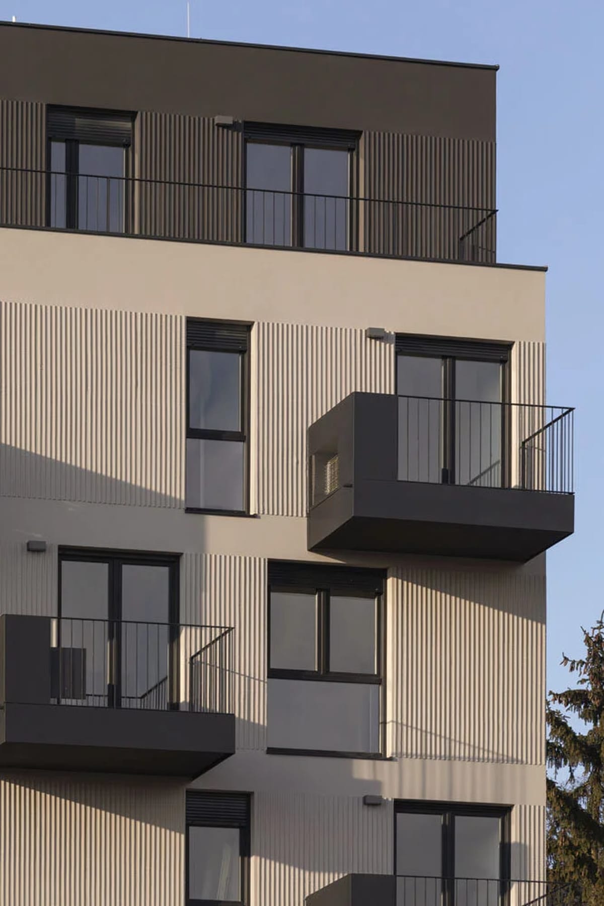 Zgrada između dvije ulice - Višestambeni objekti - 4207