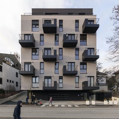 Zgrada između dvije ulice