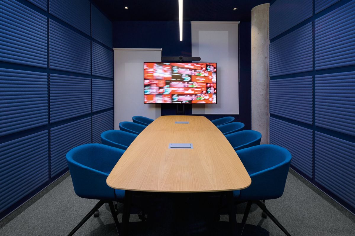 Ured tvrtke za tehnologiju i zabavu - Poslovni prostori - 453