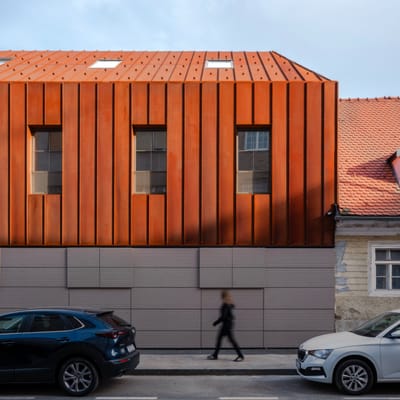 Kuća pored ljetnikovca