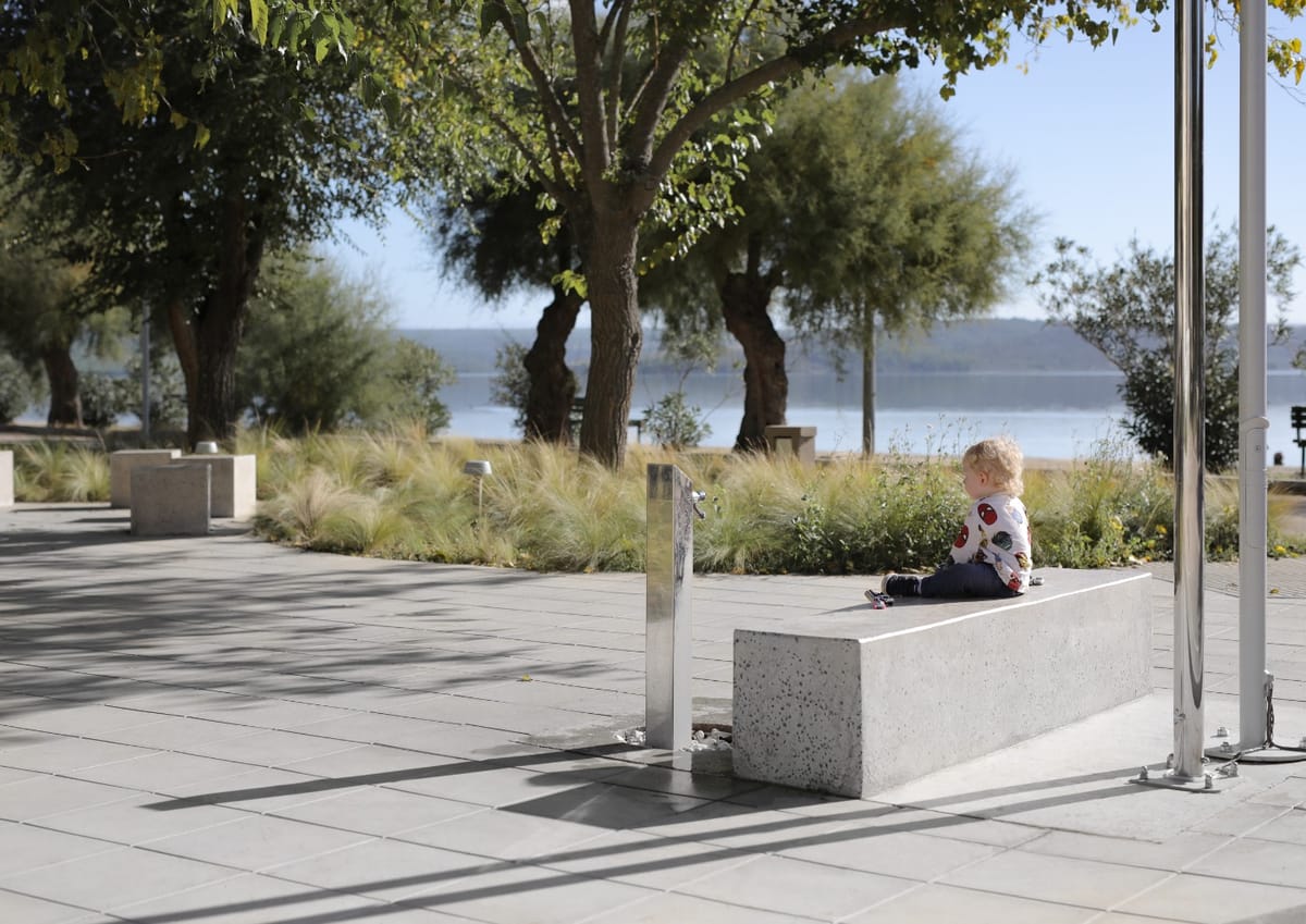 Uređenje javne površine u Raslini - Trgovi i šetališta - 5010