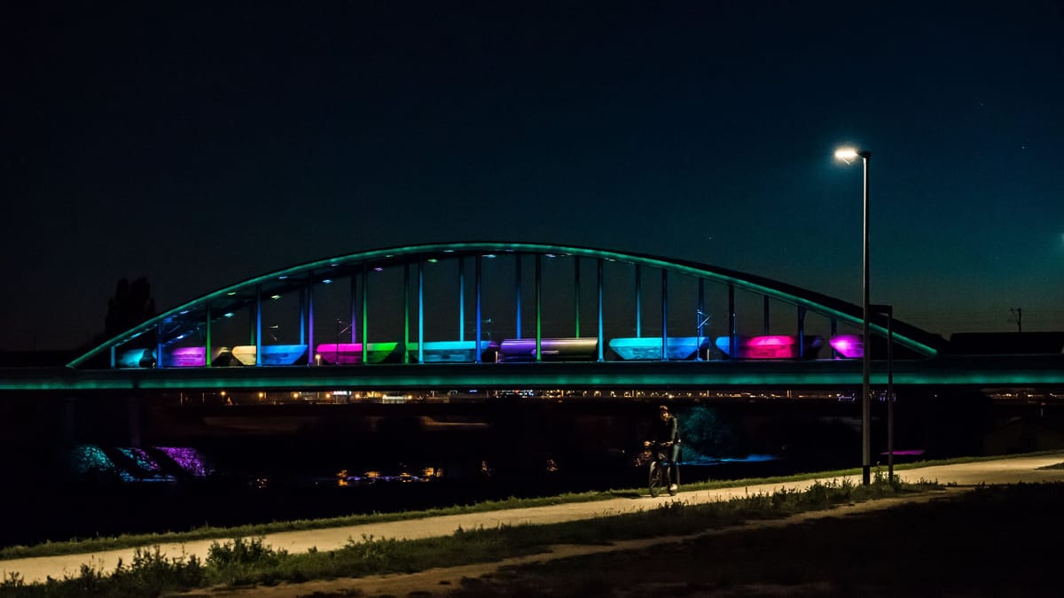 Hendrixov most - Infrastruktura - 5400