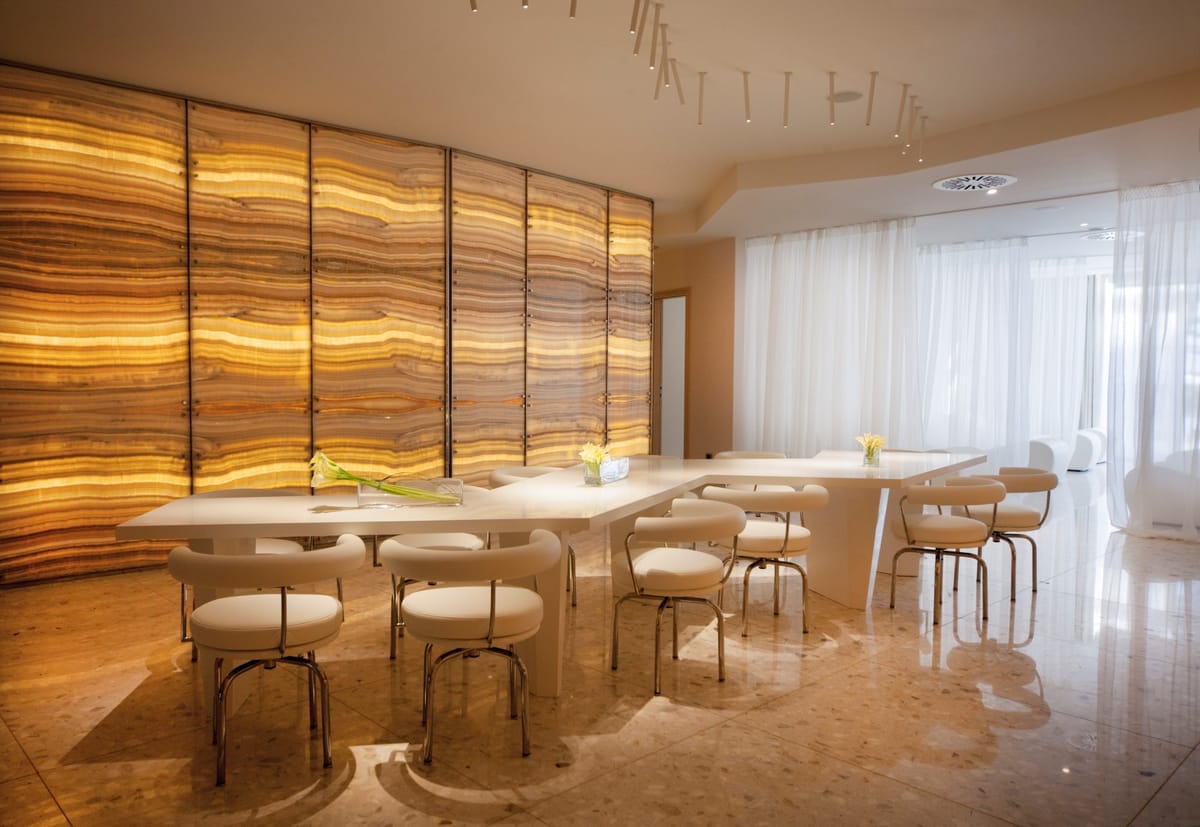 Hotel Bellevue - Hoteli - 5530