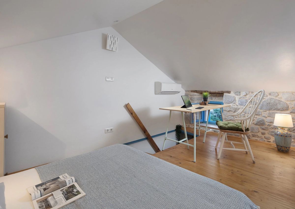 Kuća H – rekonstrukcija stare kamene kuće u dva tripleks studija na Krku - Vikendice i kuće za odmor - 889