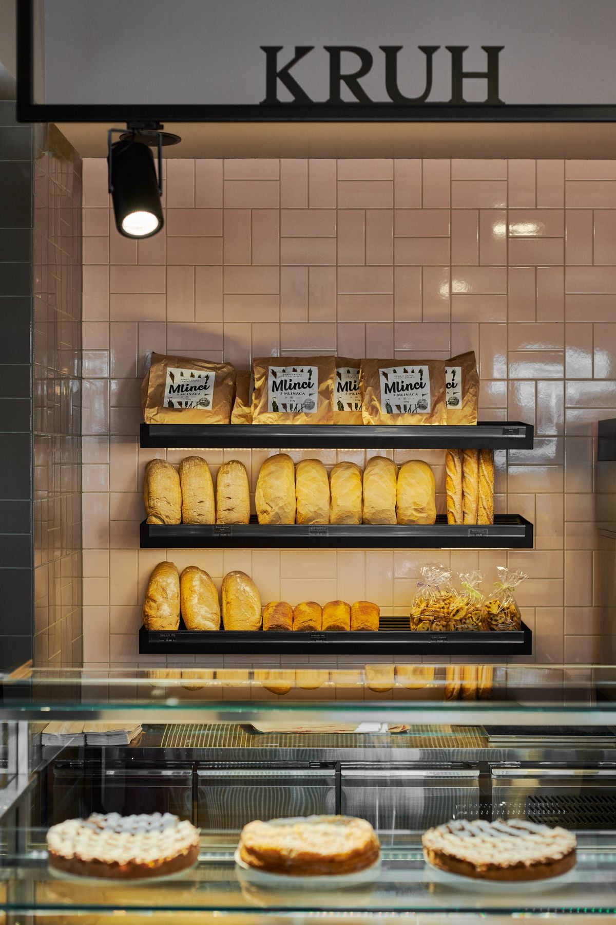 Igomat Mesnice - Trgovački objekti - 925