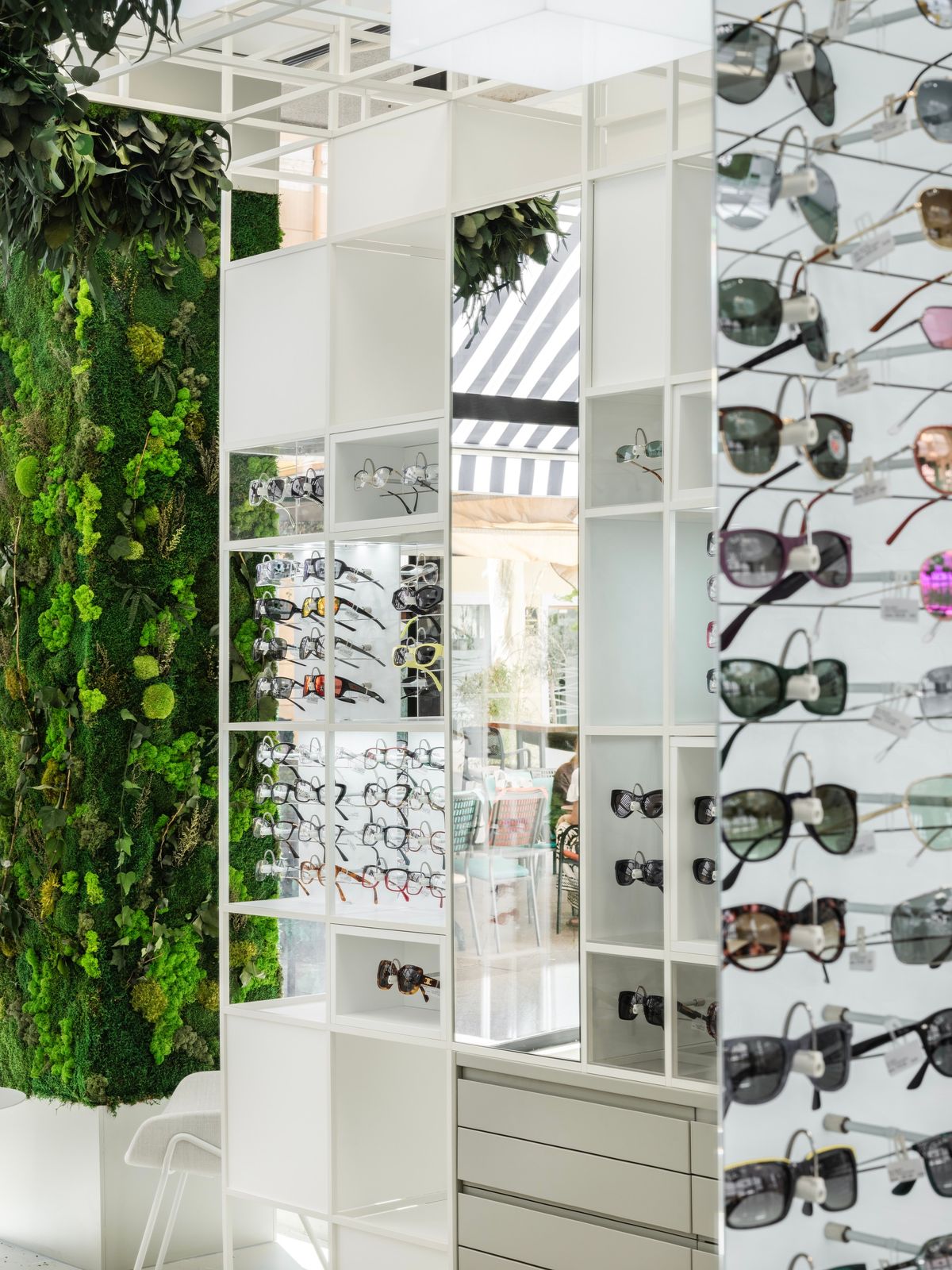 Interijer optike Ghetaldus u Rijeci – Korzo - Trgovački objekti - 1172