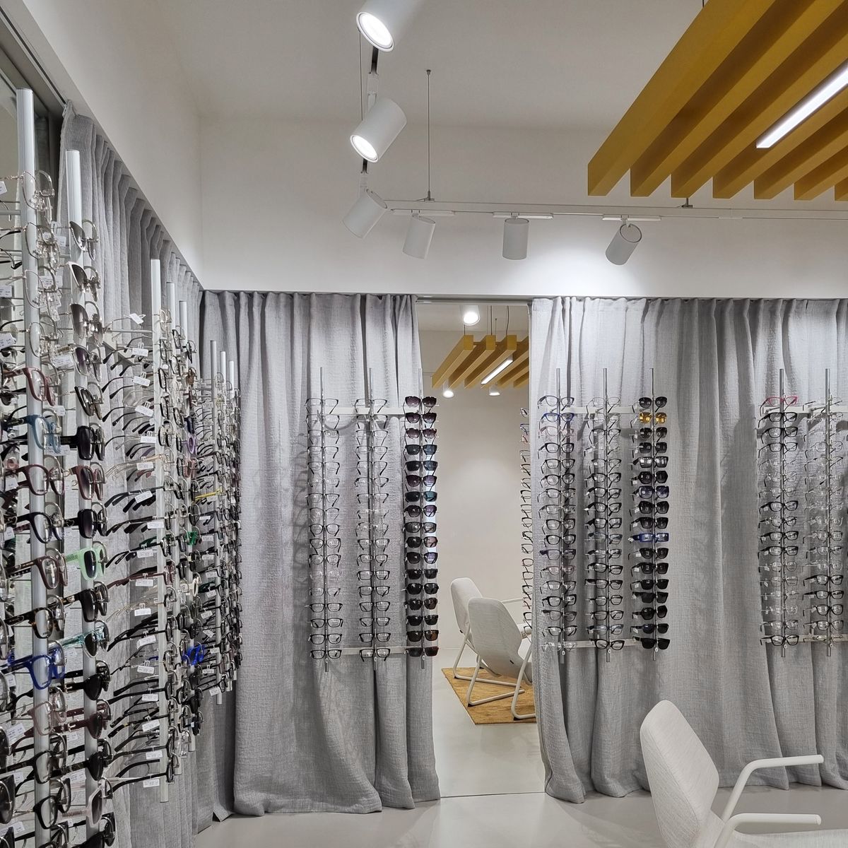 Interijer optike Ghetaldus u Rijeci – Adamićeva - Trgovački objekti - 1183