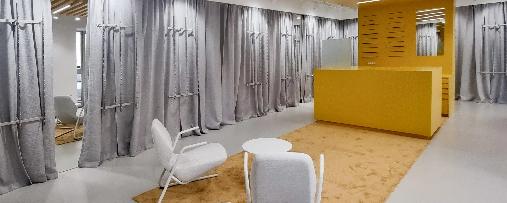 Interijer optike Ghetaldus u Rijeci – Adamićeva