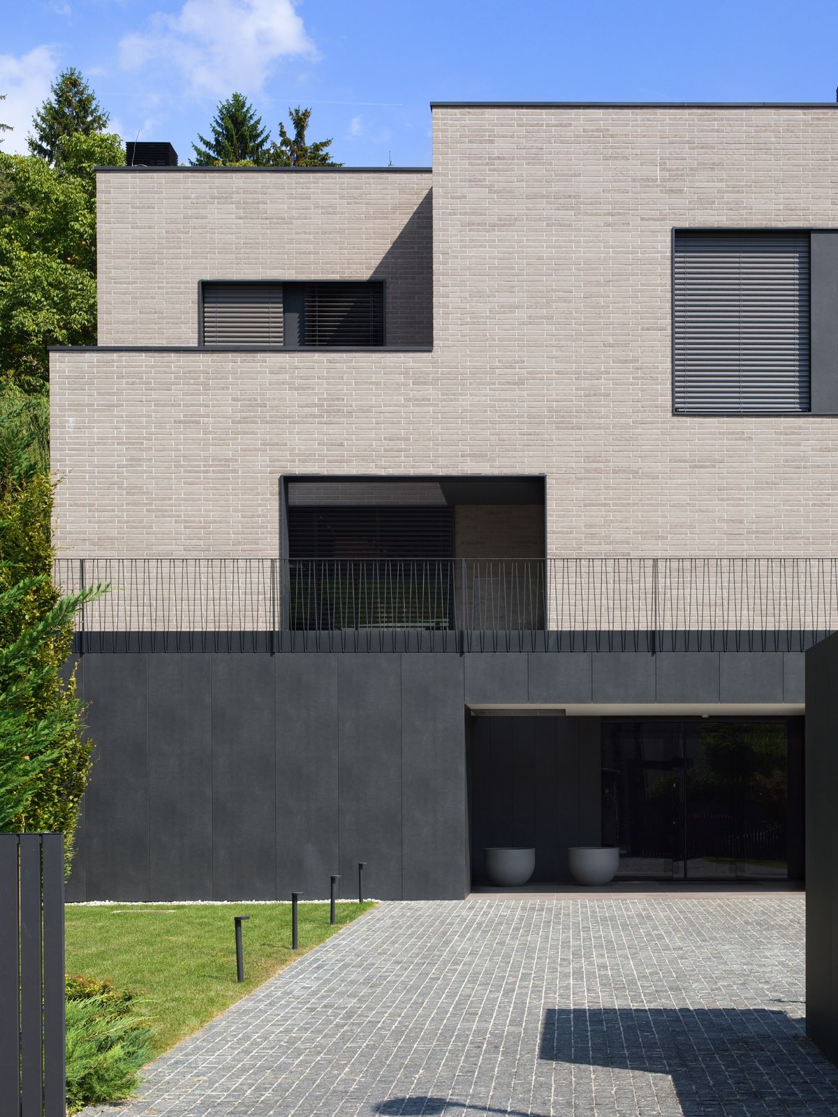 Kuća u Kozarčevoj ulici u Zagrebu - Kuće - 1327