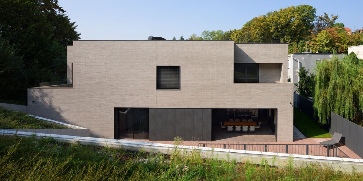 Kuća u Kozarčevoj ulici u Zagrebu - Kuće - 1329